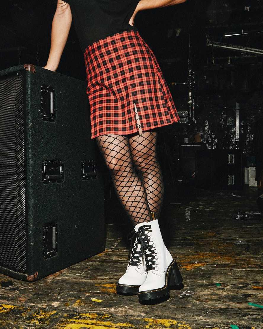 Botas de Tacon Dr Martens Chesney Leather Flared Lace Up Mujer Blancas  España |  56097-ODRC
