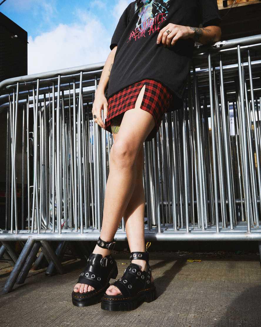 Sandalias de Plataforma Dr Martens Ricki Hardware Nappa Lux Leather Mujer Negras  España |  27391-GLBJ